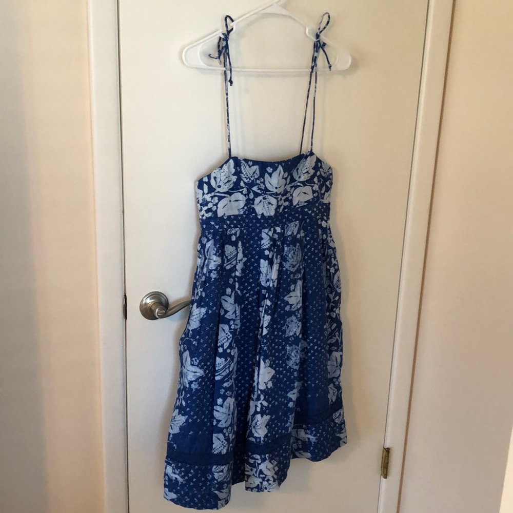 Blue & white floral Gap dress